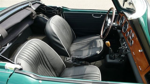 1966 Triumph TR4A RESTORED - 9233409 - 9