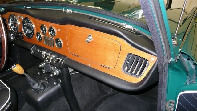1966 Triumph TR4A RESTORED - 9233409 - 14