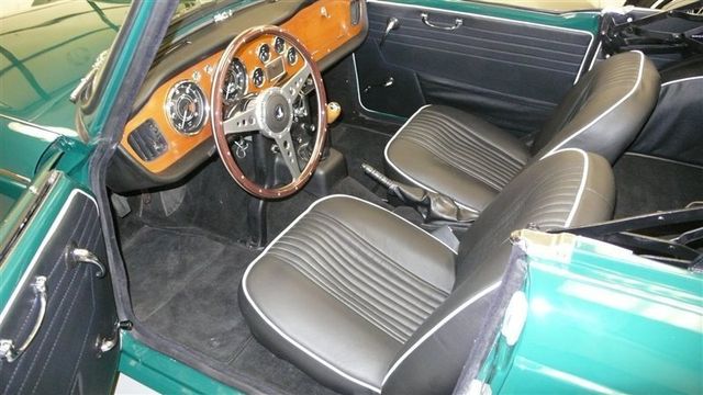 1966 Triumph TR4A RESTORED - 9233409 - 17