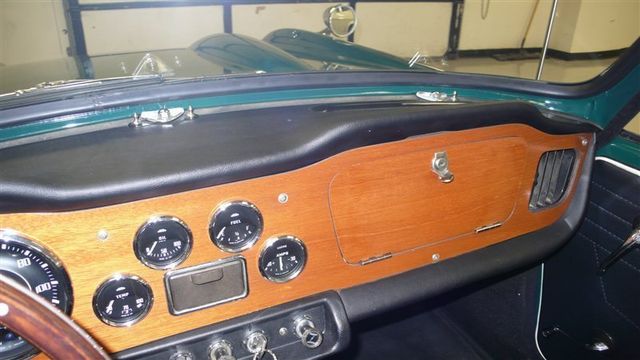 1966 Triumph TR4A RESTORED - 9233409 - 27