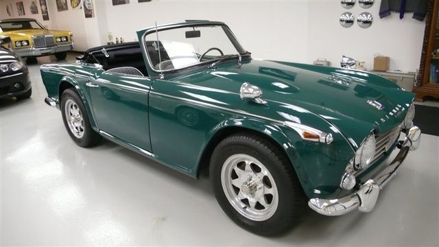 1966 Triumph TR4A RESTORED - 9233409 - 52