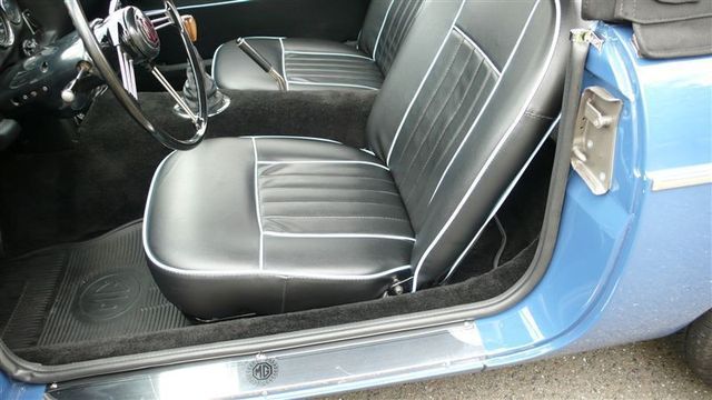 1968 MG MGB RESTORED SHOW CAR - 7795495 - 16