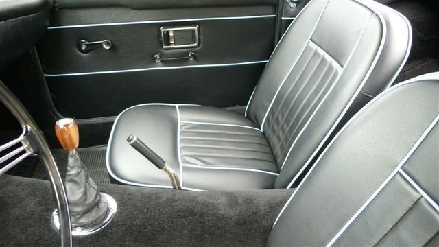 1968 MG MGB RESTORED SHOW CAR - 7795495 - 17