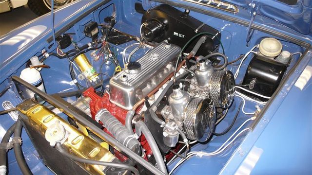 1968 MG MGB RESTORED SHOW CAR - 7795495 - 25