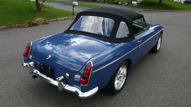 1968 MG MGB RESTORED SHOW CAR - 7795495 - 2