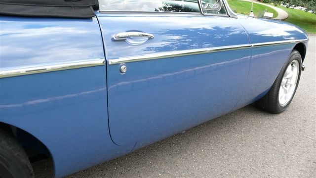 1968 MG MGB RESTORED SHOW CAR - 7795495 - 33