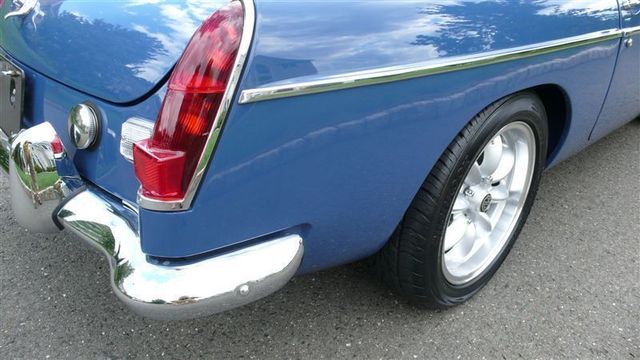 1968 MG MGB RESTORED SHOW CAR - 7795495 - 35