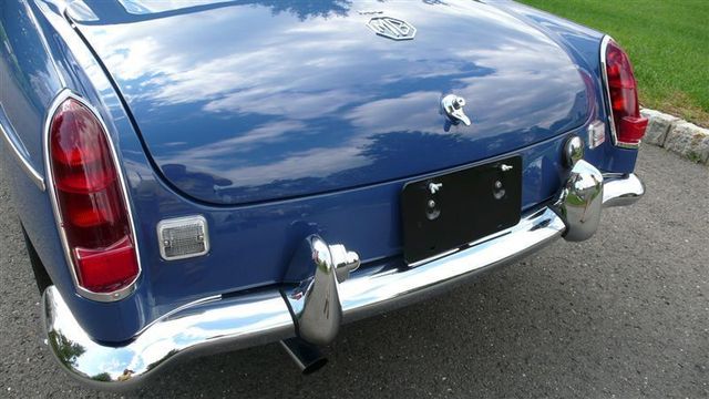 1968 MG MGB RESTORED SHOW CAR - 7795495 - 39