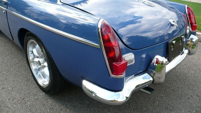1968 MG MGB RESTORED SHOW CAR - 7795495 - 41