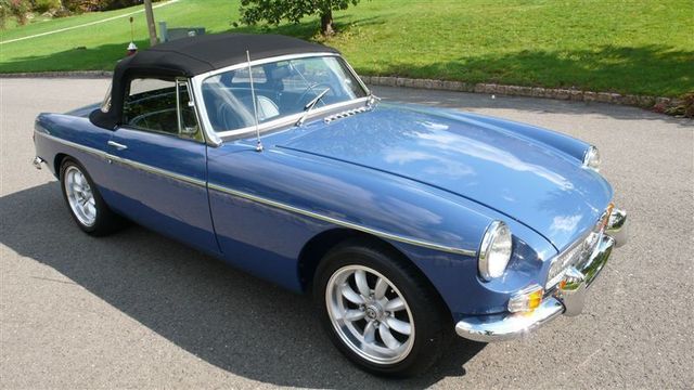 1968 MG MGB RESTORED SHOW CAR - 7795495 - 4