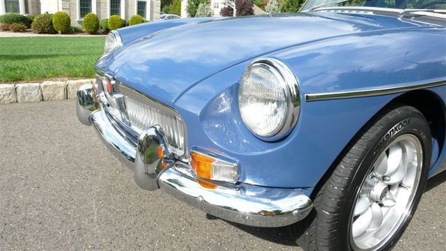 1968 MG MGB RESTORED SHOW CAR - 7795495 - 5