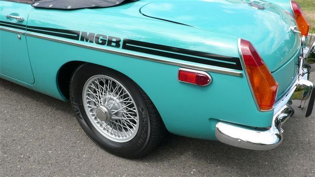 1972 MG MGB SHOW CAR - 9088983 - 26