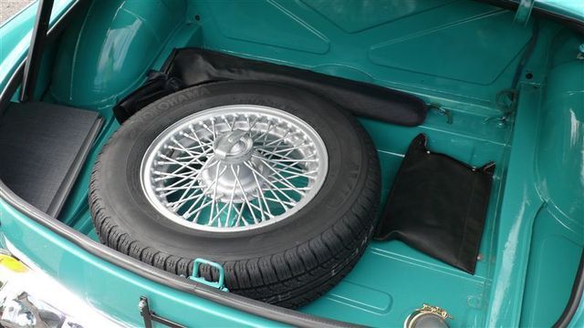 1972 MG MGB SHOW CAR - 9088983 - 34