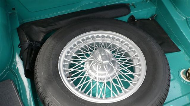 1972 MG MGB SHOW CAR - 9088983 - 36