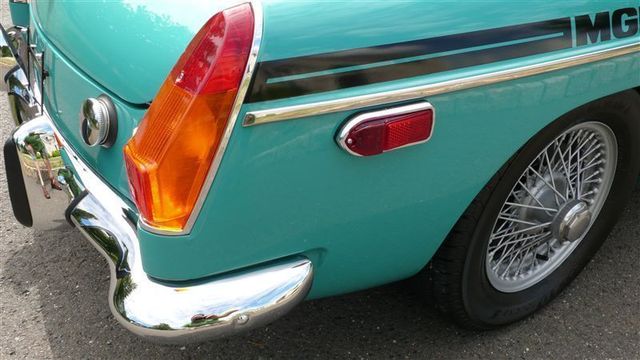 1972 MG MGB SHOW CAR - 9088983 - 38