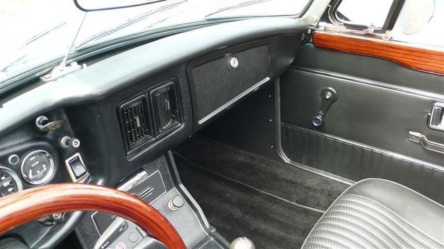 1972 MG MGB SHOW CAR - 9088983 - 57