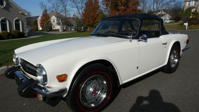 1975 Triumph TR6 RESTORED - 7979757 - 3
