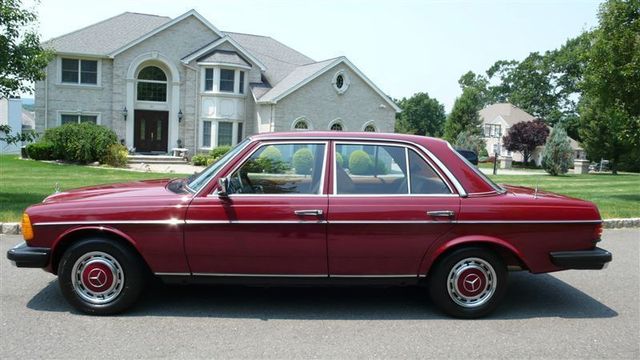 1978 Mercedes-Benz 240D STUNNING - 8893738 - 0