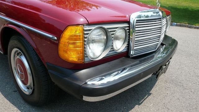1978 Mercedes-Benz 240D STUNNING - 8893738 - 4