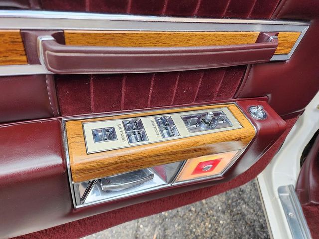 1981 Cadillac DeVille Base Trim - 21879690 - 22