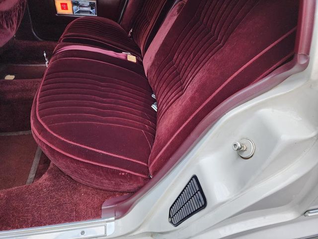 1981 Cadillac DeVille Base Trim - 21879690 - 25