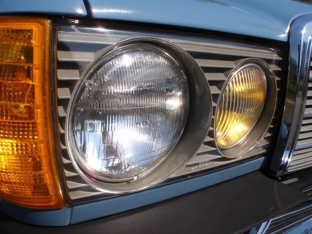 1982 Mercedes-Benz 240 Base Trim - 6202860 - 9