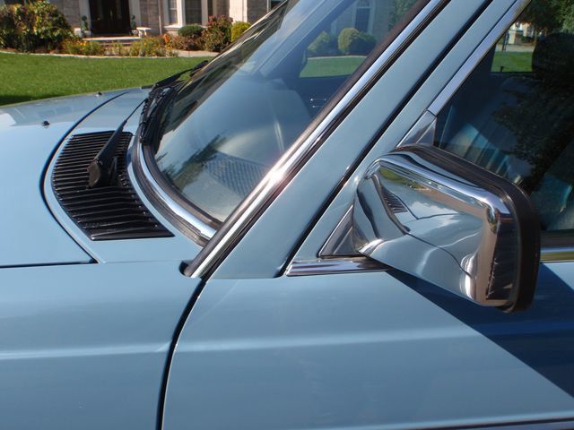 1982 Mercedes-Benz 240 Base Trim - 6202860 - 13