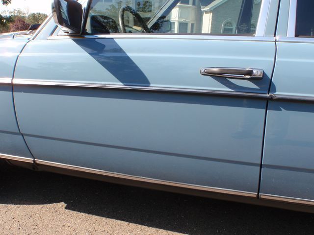 1982 Mercedes-Benz 240 Base Trim - 6202860 - 15