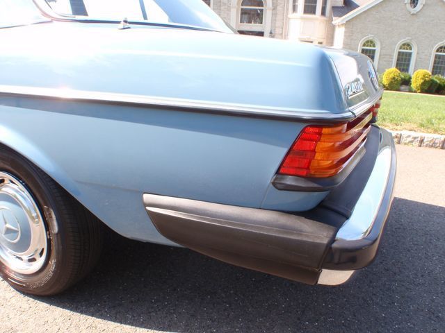 1982 Mercedes-Benz 240 Base Trim - 6202860 - 22