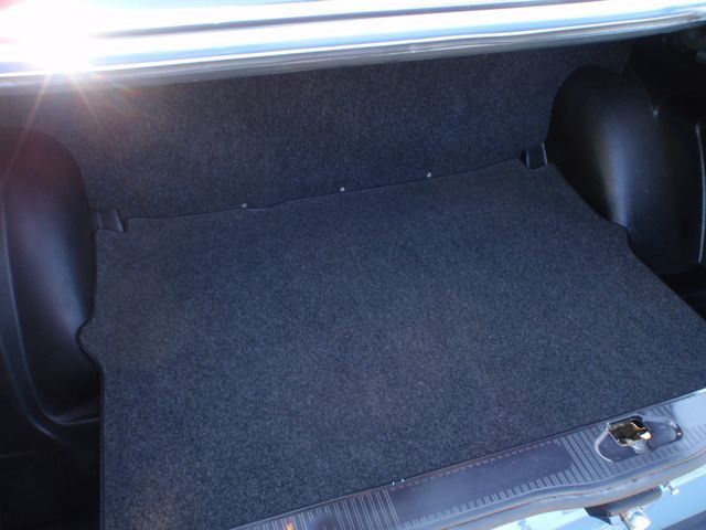 1982 Mercedes-Benz 240 Base Trim - 6202860 - 28