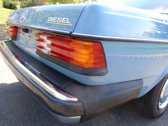 1982 Mercedes-Benz 240 Base Trim - 6202860 - 30