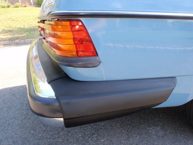 1982 Mercedes-Benz 240 Base Trim - 6202860 - 32