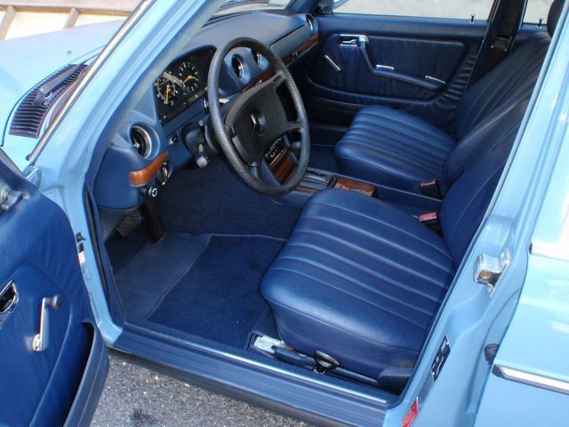 1982 Mercedes-Benz 240 Base Trim - 6202860 - 39