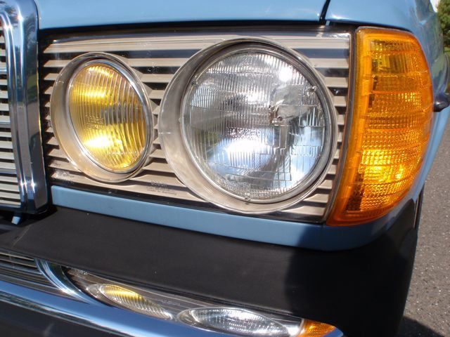 1982 Mercedes-Benz 240 Base Trim - 6202860 - 5