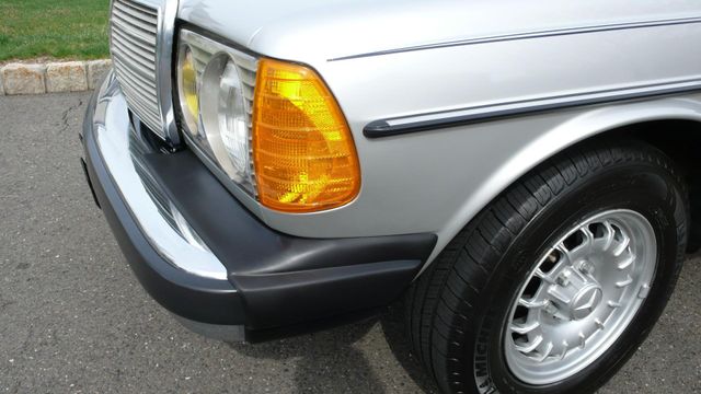 1982 Mercedes-Benz 300 TD - 10344868 - 12