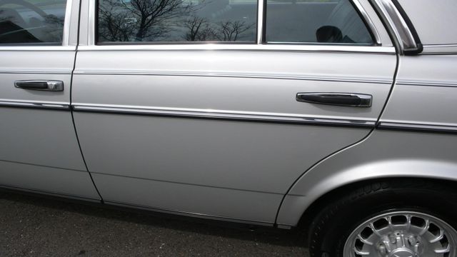 1982 Mercedes-Benz 300 TD - 10344868 - 21