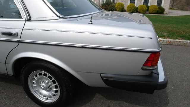 1982 Mercedes-Benz 300 TD - 10344868 - 24