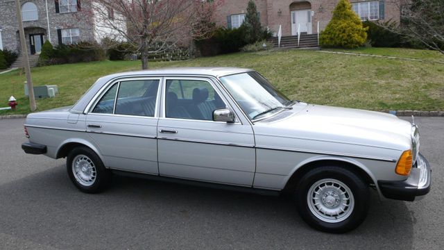 1982 Mercedes-Benz 300 TD - 10344868 - 4