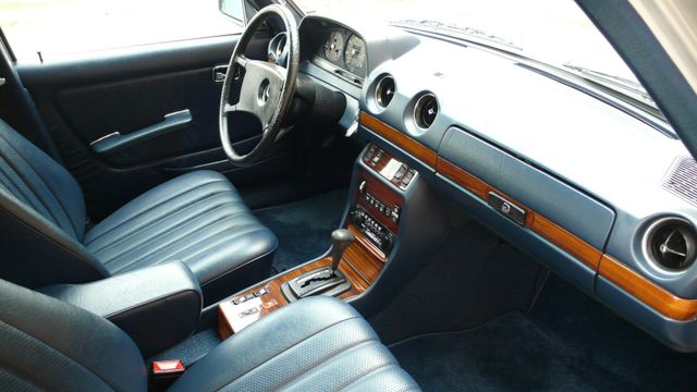 1982 Mercedes-Benz 300 TD - 10344868 - 69