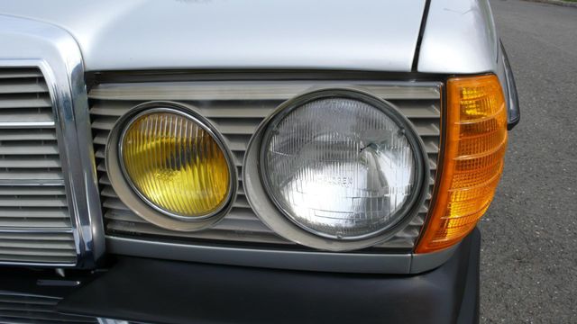 1982 Mercedes-Benz 300 TD - 10344868 - 7