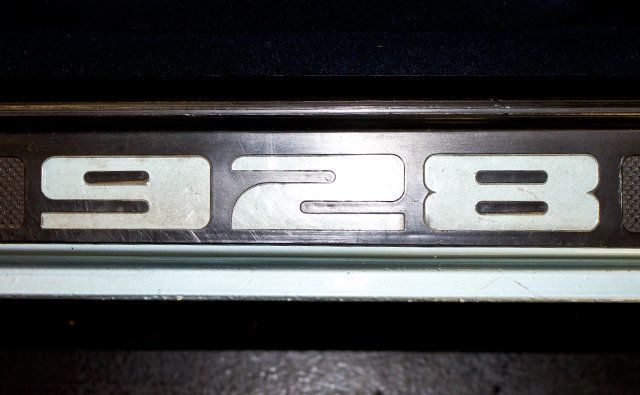 1982 Porsche 928 Base Trim - 15144651 - 28