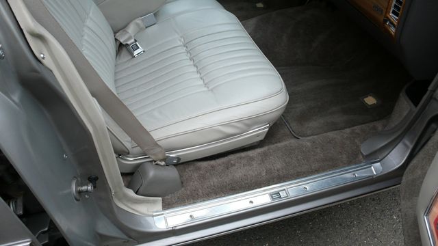 1983 Cadillac DeVille Base Trim - 14315151 - 17
