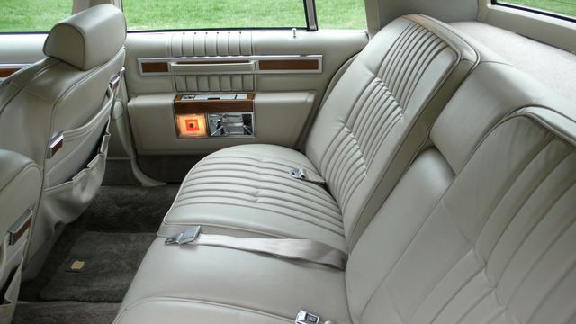 1983 Cadillac DeVille Base Trim - 14315151 - 41