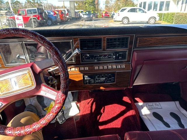 1983 Lincoln Mark VI Base Trim - 22720212 - 9