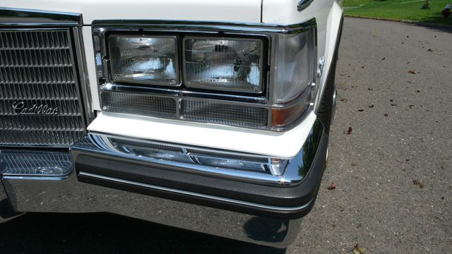 1984 Cadillac Seville Base Trim - 16693963 - 32