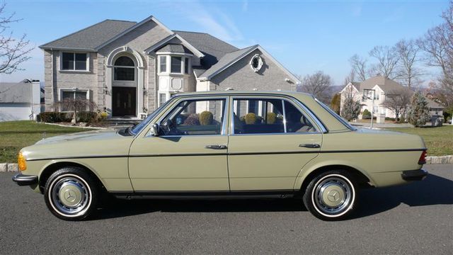 1984 Mercedes-Benz 240D 123 CHASSIS - 8158815 - 0