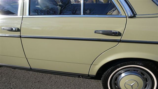 1984 Mercedes-Benz 240D 123 CHASSIS - 8158815 - 19