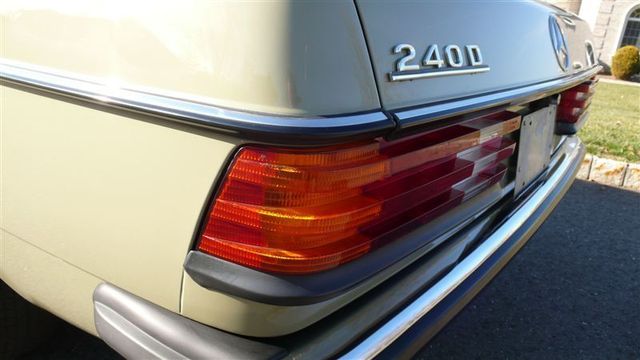 1984 Mercedes-Benz 240D 123 CHASSIS - 8158815 - 24
