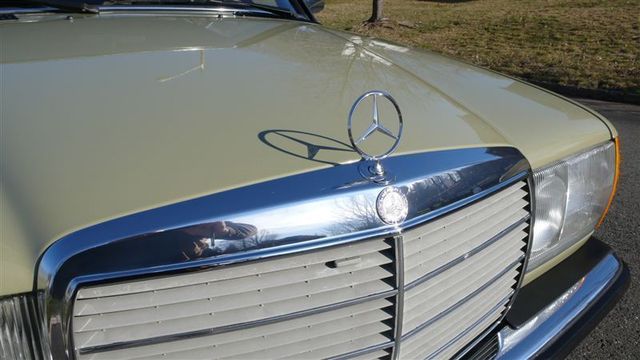 1984 Mercedes-Benz 240D 123 CHASSIS - 8158815 - 7