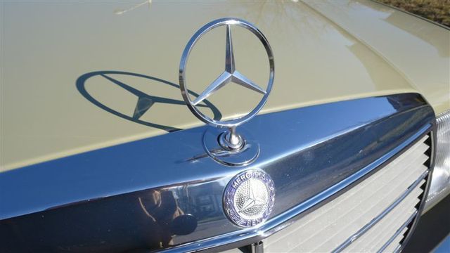 1984 Mercedes-Benz 240D 123 CHASSIS - 8158815 - 8